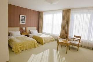 Отель Astrum Palace Мажейкяй Двухместный номер с 2 отдельными кроватями-1